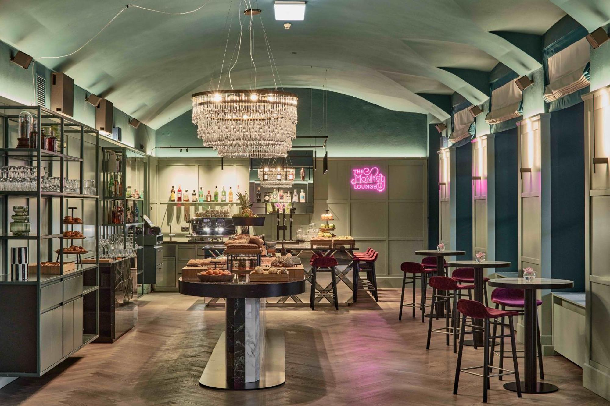 Falkensteiner Boutique Hotel Прага Экстерьер фото The interior of the bar